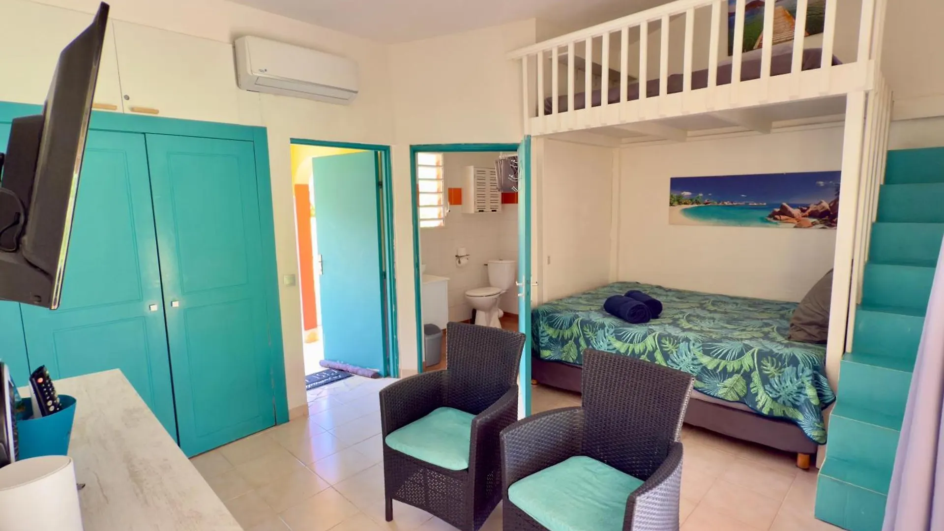 - Caritan Beach Studio - Sainte-Anne 0*,  Martinique